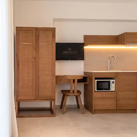 Arancia Elegant Rooms And Suites Tolón Extérieur photo