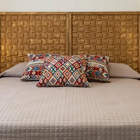 Arancia Elegant Rooms And Suites Tolón Extérieur photo